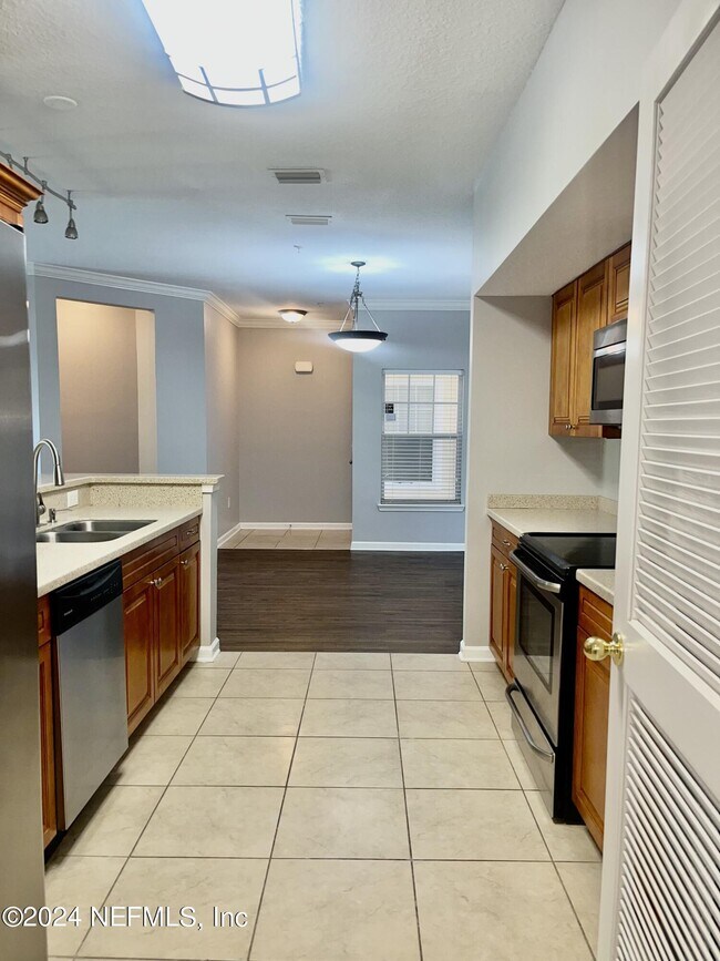 Building Photo - 8227 Lobster Bay Ct