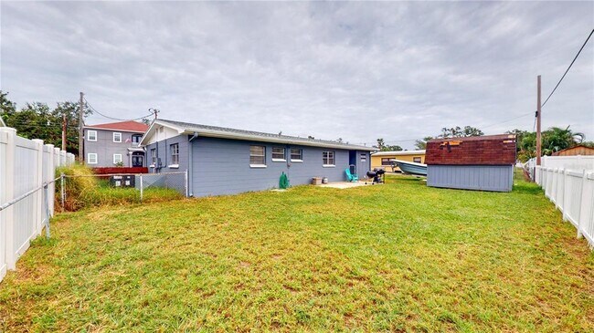 Building Photo - 4728 W Bay Ave