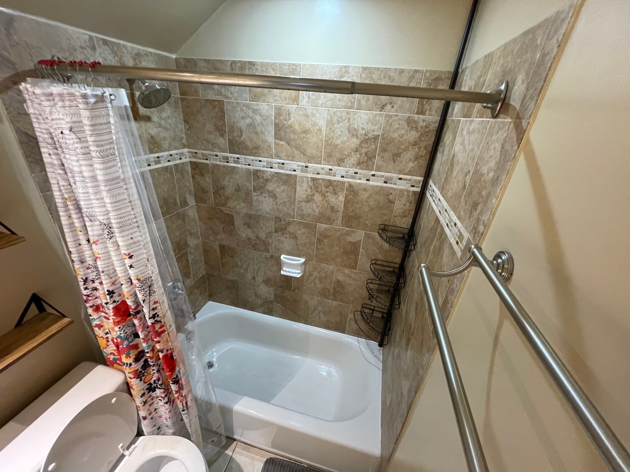Tub - 7063 W Sunrise Blvd