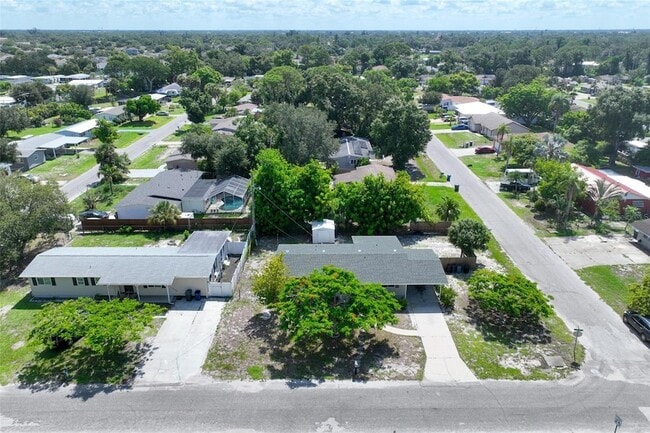 Building Photo - 6515 3rd St Ct W
