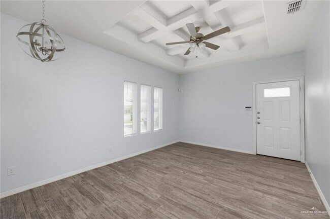 Building Photo - 400 S Retama Ln