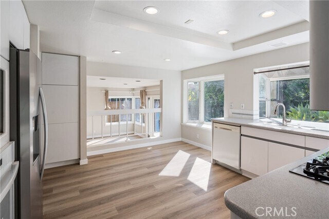 Building Photo - 2 Glorieta E