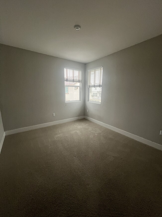 Building Photo - 232 Tuso Ranch Rd