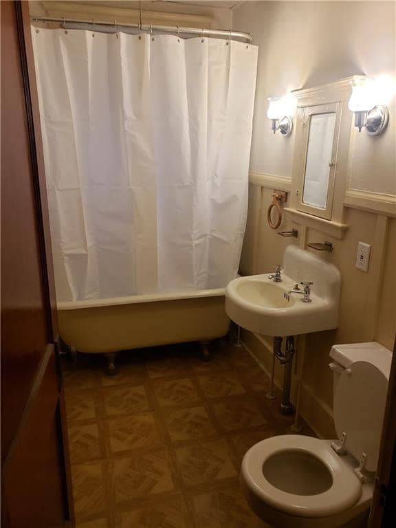 Building Photo - 36 Roberts St