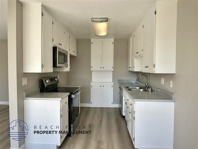 Building Photo - 2215 Nelson Ave.