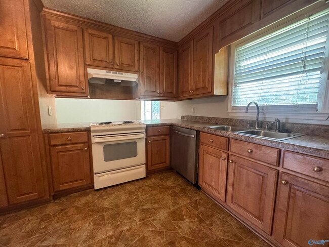 Building Photo - 4718 Rutledge Dr NW