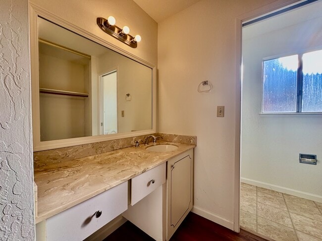 Building Photo - 772 Privet Ct
