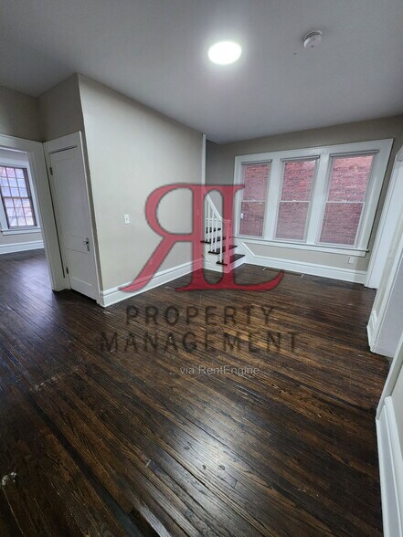 Building Photo - 640 S Champion Ave