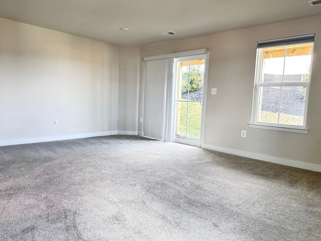 Building Photo - 4023 Purple Flora Bnd