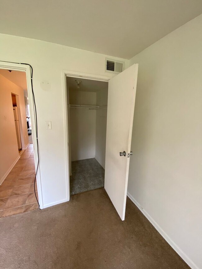Building Photo - Lovely One Bedroom Apartment in Mount Joy!