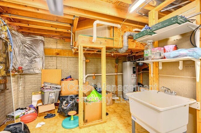 Building Photo - 403 Deer Hill Cir