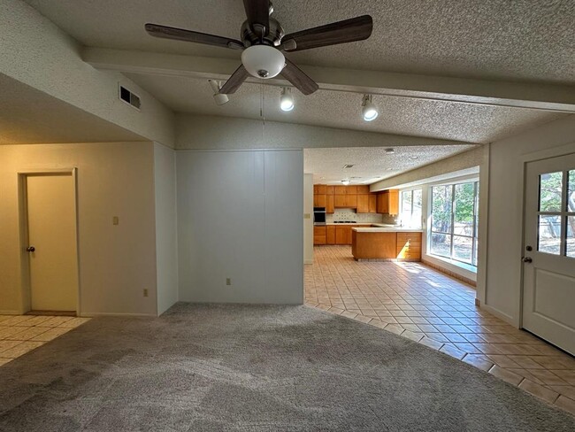 Building Photo - 2314 Farnswood Cir