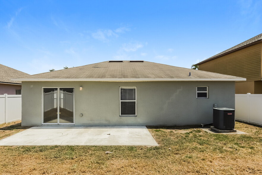 Building Photo - 12620 Lake Vista Dr