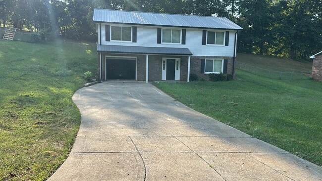 Building Photo - 512 Linda Ln