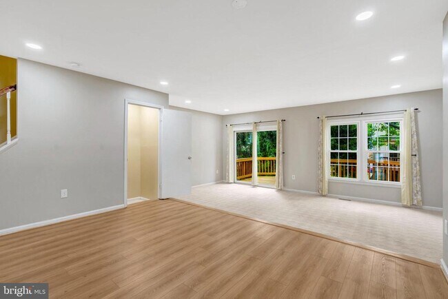 Building Photo - 4255 Sleepy Lake Dr