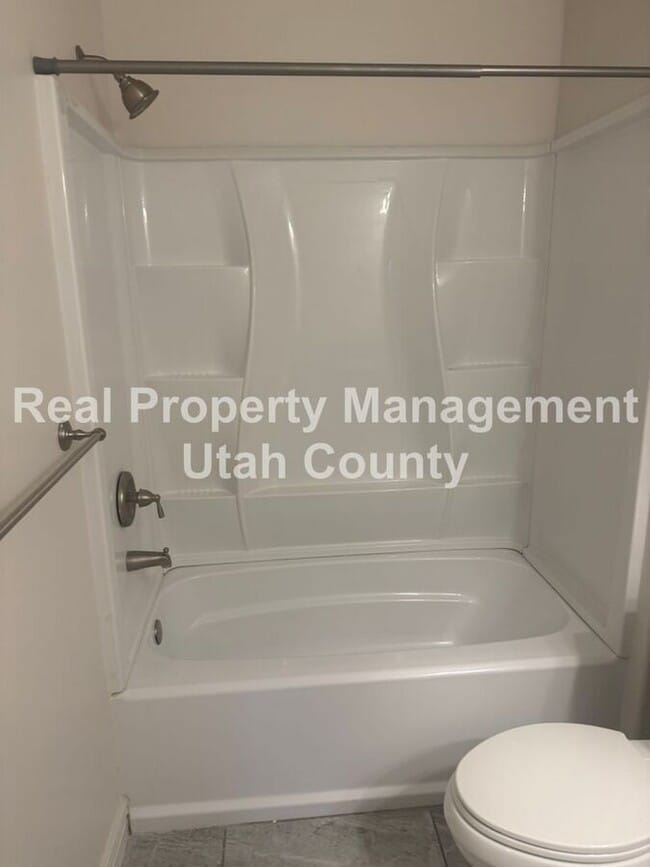 Building Photo - 998 S 960 E