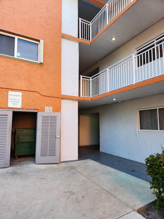 Building Photo - 11301 SW 200th St