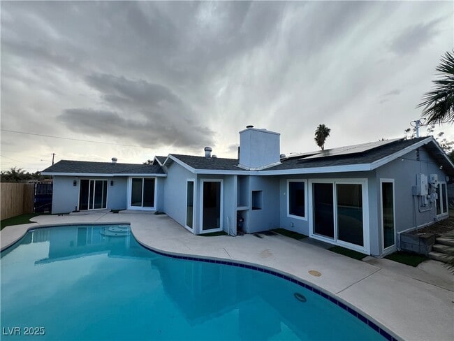 Building Photo - 3140 Hebard Dr