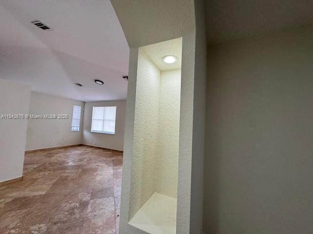 Building Photo - 21733 Ingraham Ave Rd