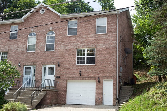 Building Photo - 1008 Middletown Rd