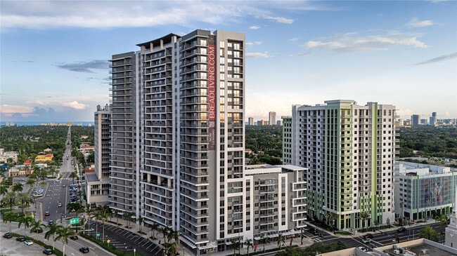 Primary Photo - 1770 S Young Cir