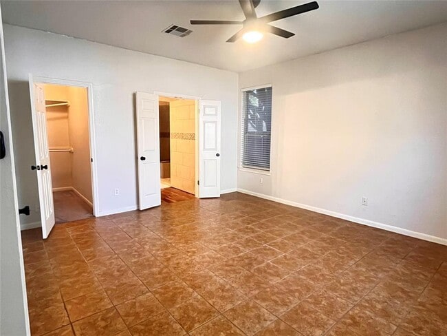 Building Photo - 2600 Mallard Green Cove