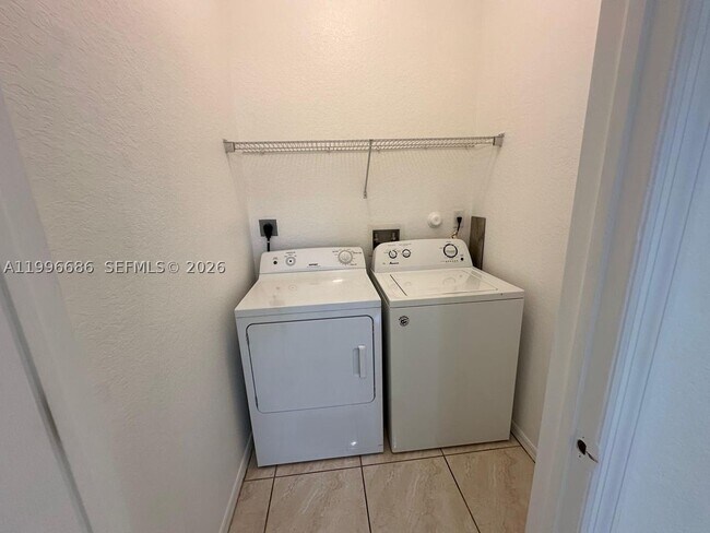 Building Photo - 10985 SW 239th Terrace