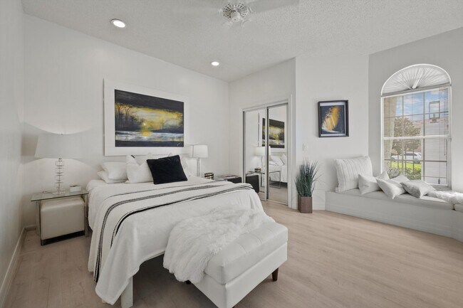 Building Photo - 2587 Muir Cir