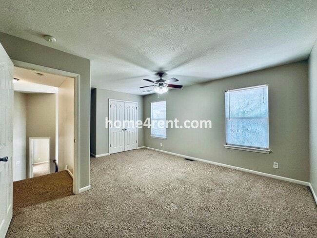 Building Photo - Spacious Four Bedroom Northland Home with a Finished Basement, 3 car garage and Fenced Yard!