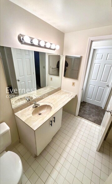 Building Photo - 5316 Pershing Ave