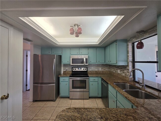 Building Photo - 424 SW 37th Ln