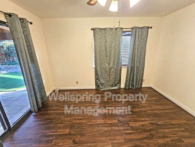 Building Photo - 413 Mt Rainier Pl