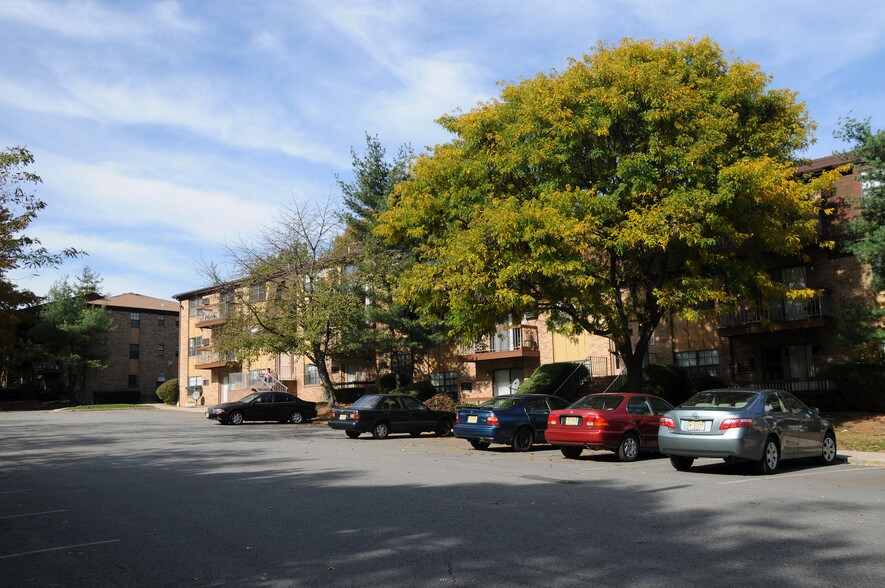 Primary Photo - Florida Grove Manor