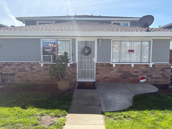 Building Photo - 1378 Branham Ln