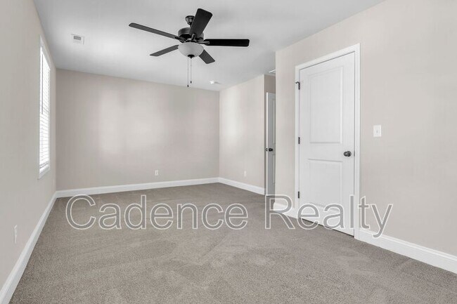 Building Photo - 1625 Grey Cliff Run