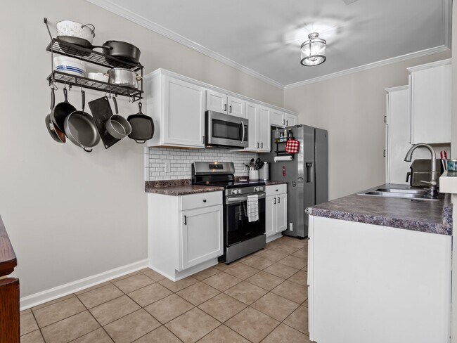 Building Photo - 251 Channel Marker Loop