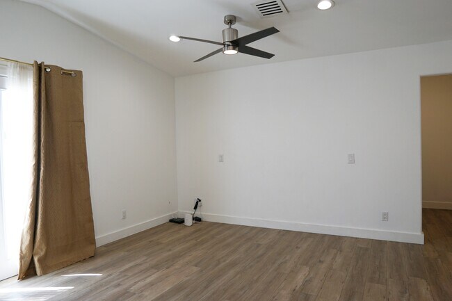 Building Photo - 33865 Cathedral Canyon Dr