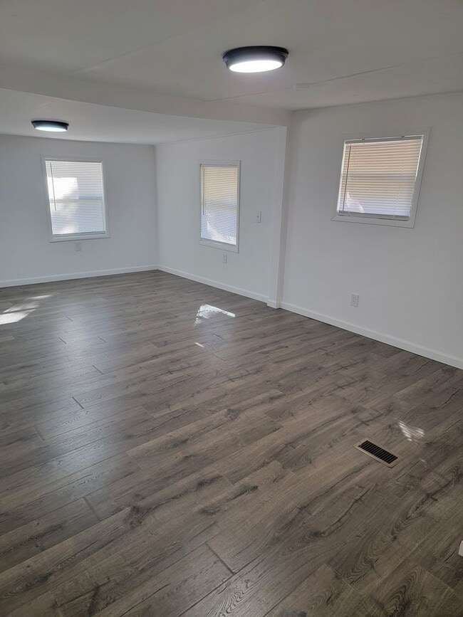 Building Photo - Peaceful 3/1 on over an Acre in Inverness!!!