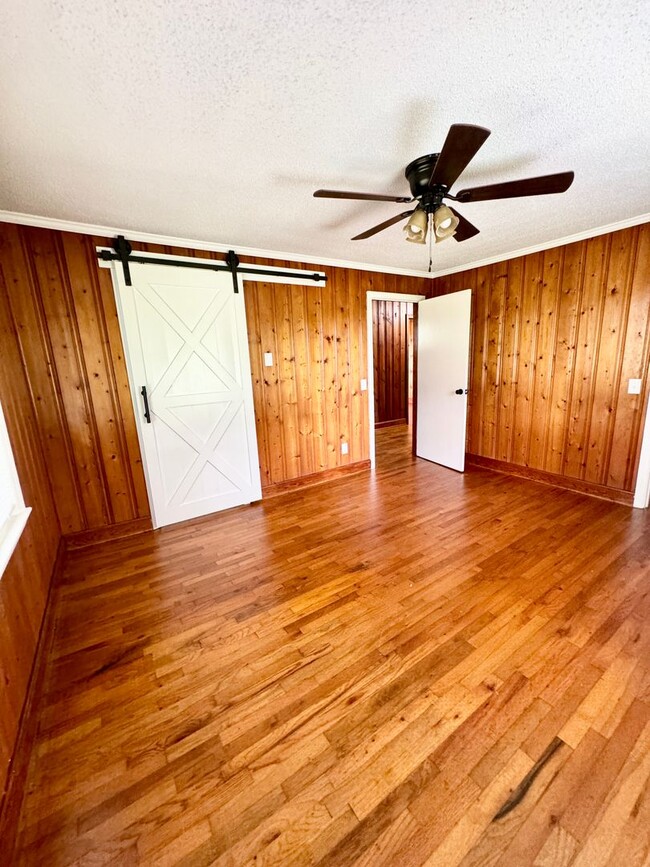 Building Photo - Move in ready! Fully Renovated with attention to detail! Aynor school district!