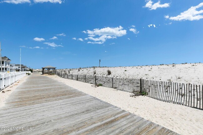 Building Photo - 304 Oceanfront