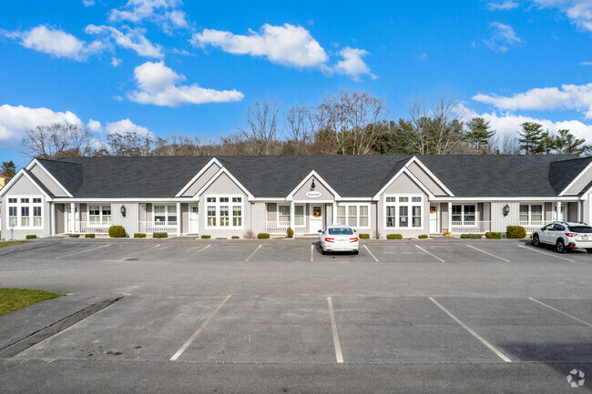 Building Photo - Carriage House Community