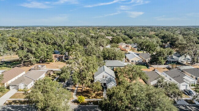 Building Photo - 6724 Summer Haven Dr