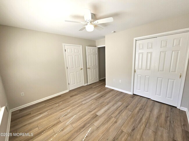 Building Photo - 63 Skyline Dr