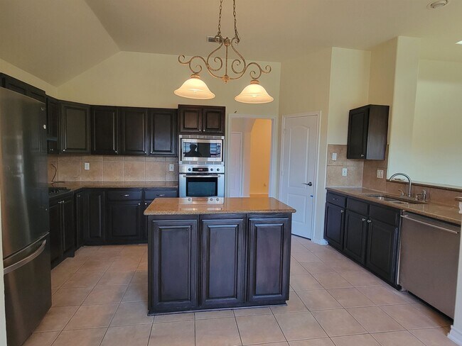 Building Photo - 3814 Crestwind Dr