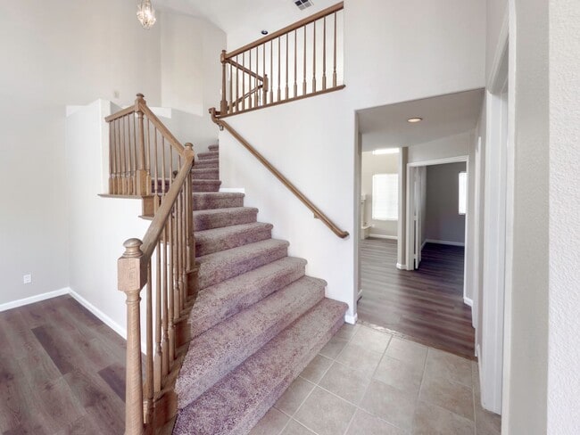 Building Photo - 4 BEDROOM / 3 CAR GARAGE MURRIETA HOME FOR...