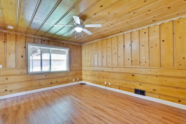 Building Photo - Midcentury Willow Glen Charmer ~ Close to ...