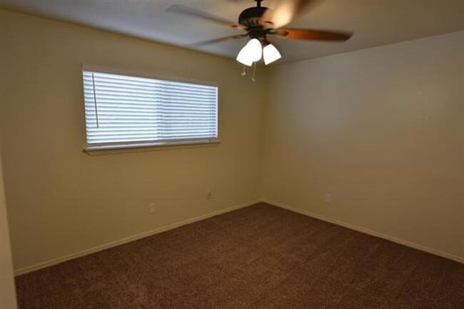 Building Photo - 111 C Rhonda for rent