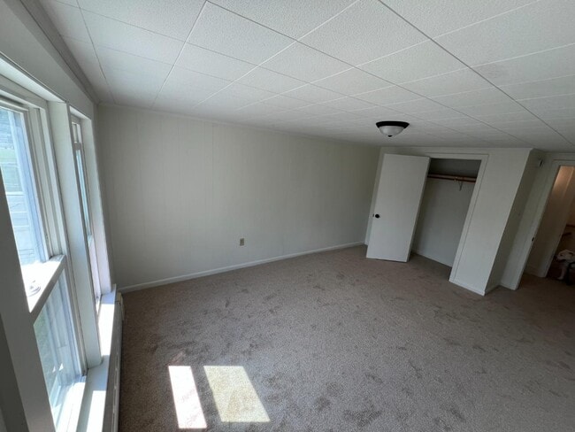 Building Photo - 157 Wakefield St