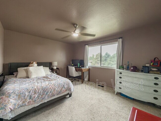 Building Photo - 4982 Aspen Shadow Ct