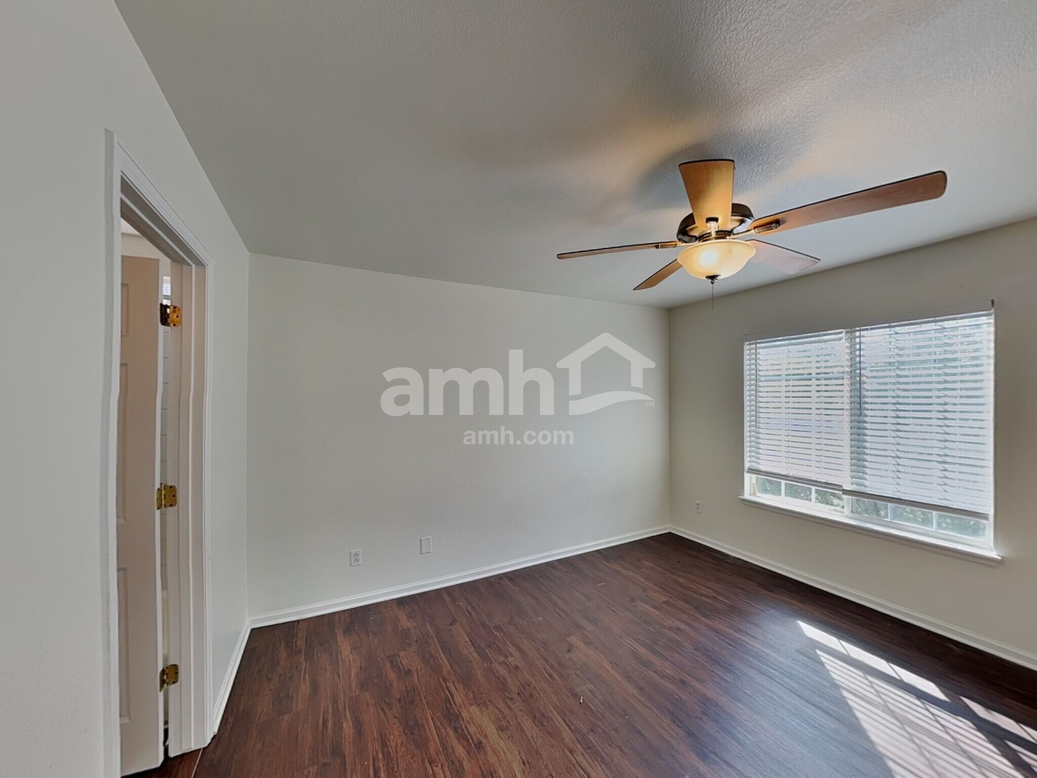 Building Photo - 4570 N Orleans St